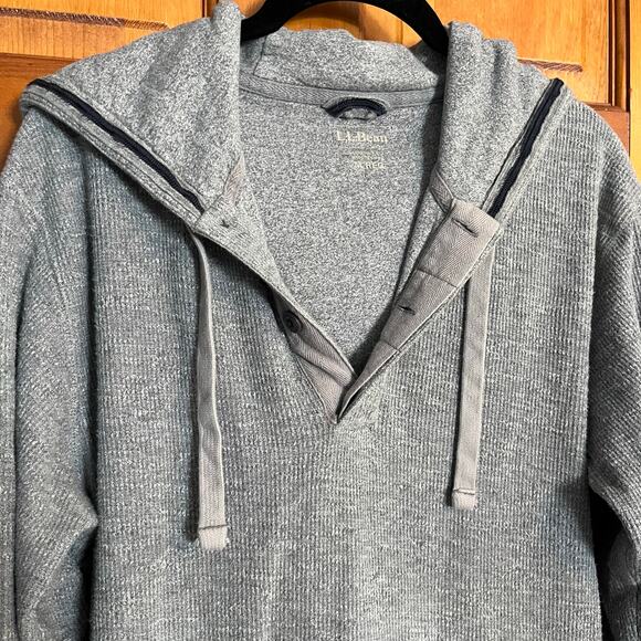 L.L. Bean Men’s Waffle Thermal Quarter Button Hoodie M Streetwear Athleisure - Picture 2 of 4